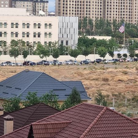 Diplomat - 2 Apartman Biskek Kültér fotó