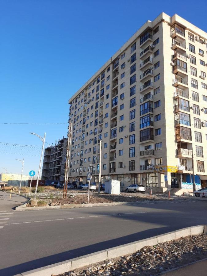 Diplomat - 2 Apartman Biskek Kültér fotó