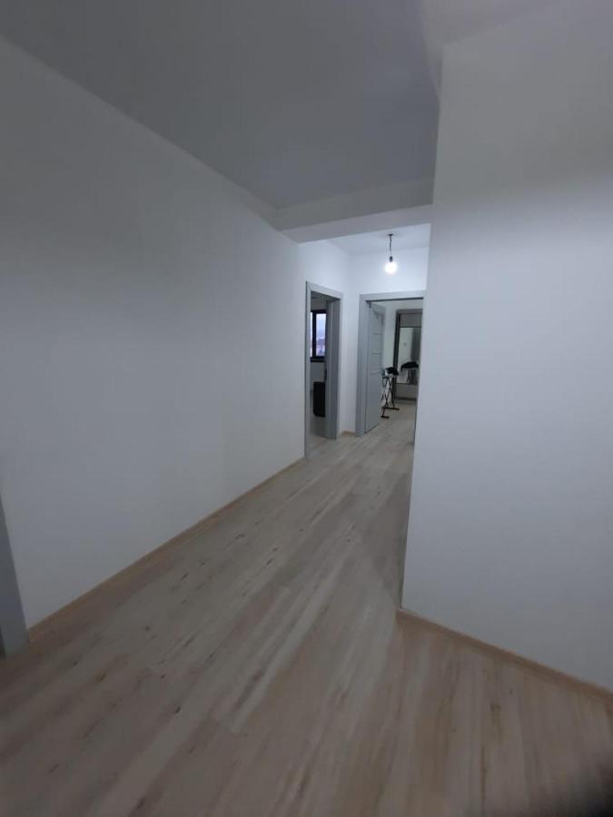 Diplomat - 2 Apartman Biskek Kültér fotó