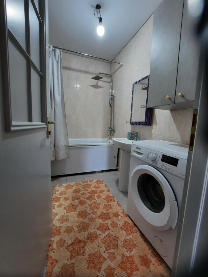 Diplomat - 2 Apartman Biskek Kültér fotó