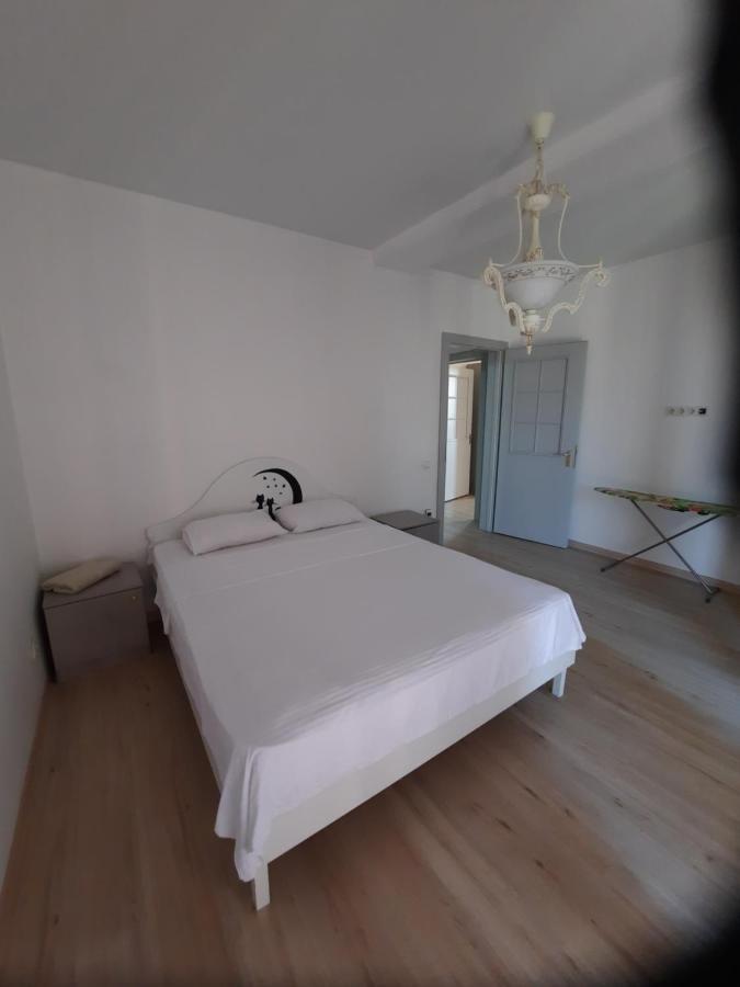 Diplomat - 2 Apartman Biskek Kültér fotó