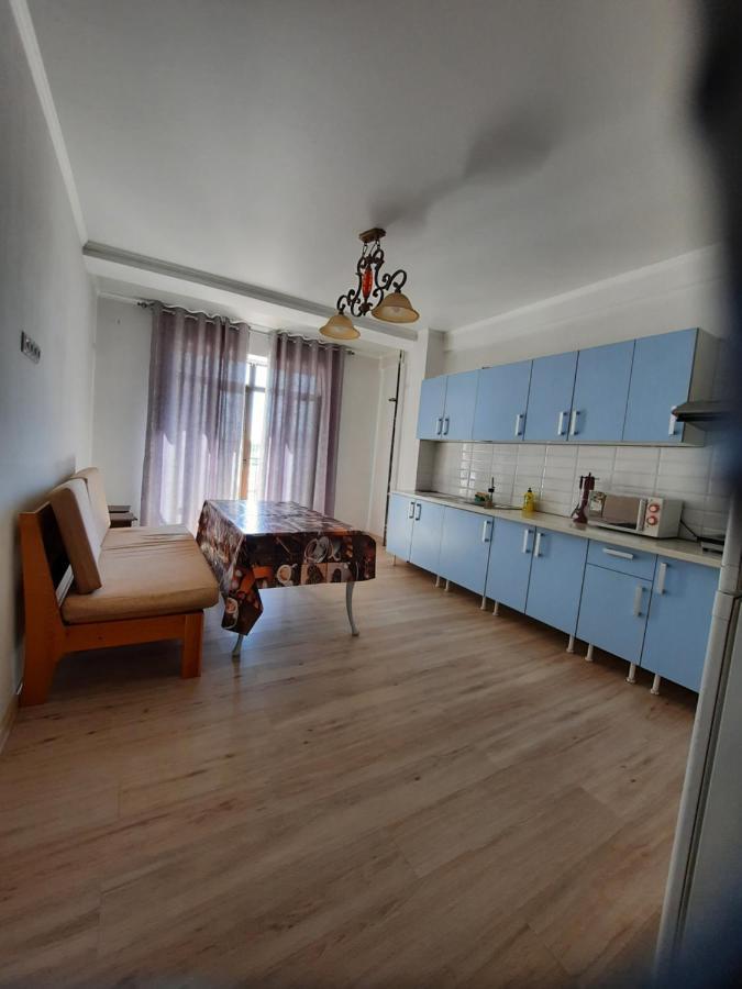 Diplomat - 2 Apartman Biskek Kültér fotó